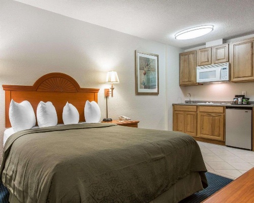 Quality Inn Massena image 1